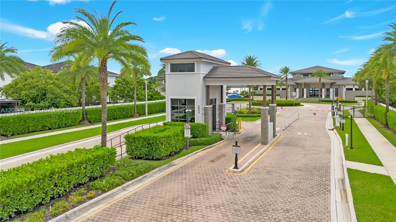 8981 NW 161st Ter , Miami Lakes, FL 33018 Photo