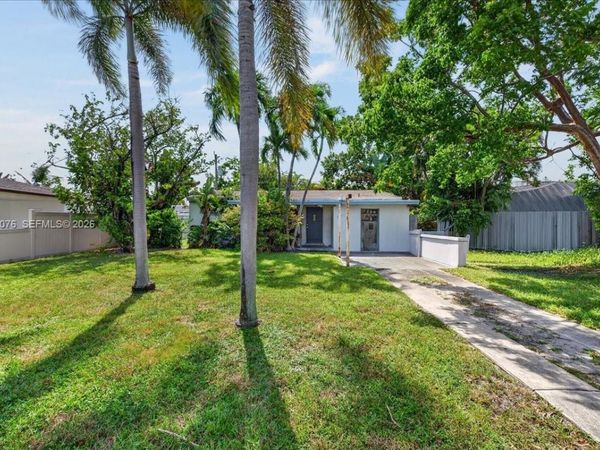5619 NE 6th Ave , Oakland Park, FL 33334