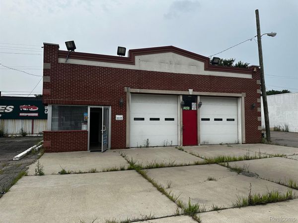 14150 E 8 MILE Road , Detroit, Mi 48205