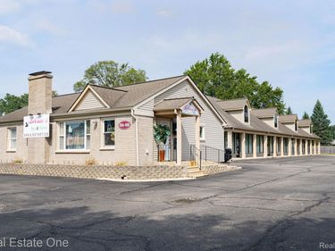 4564-4568 W Walton Boulevard , Waterford Township, Mi 48329