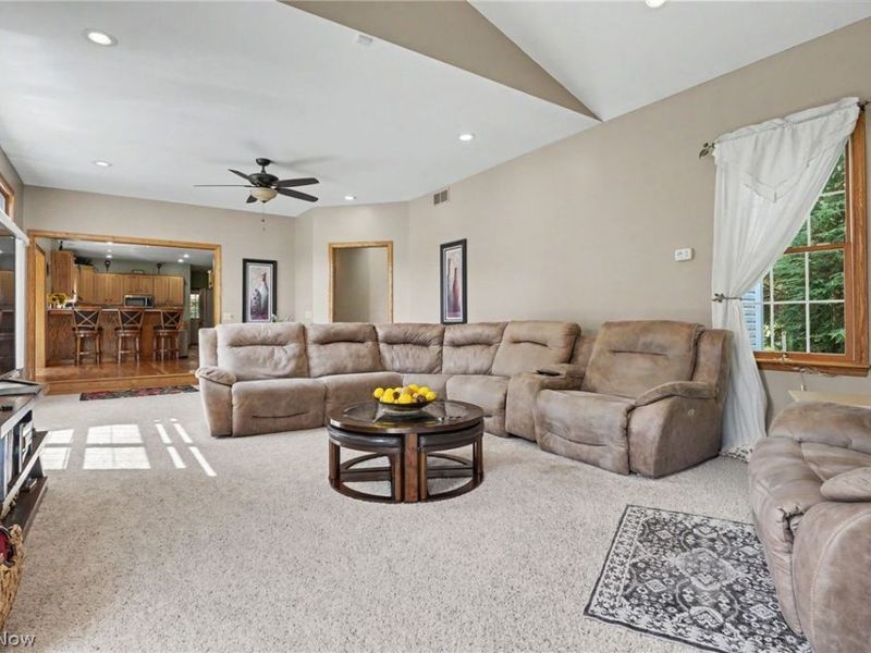 2101 Pearce Circle, Salem, OH 44460 Photo 14