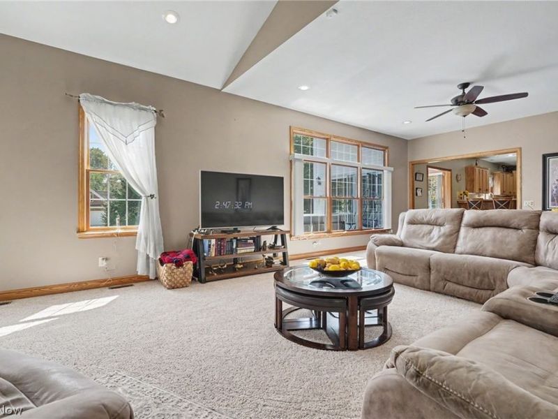 2101 Pearce Circle, Salem, OH 44460 Photo 15