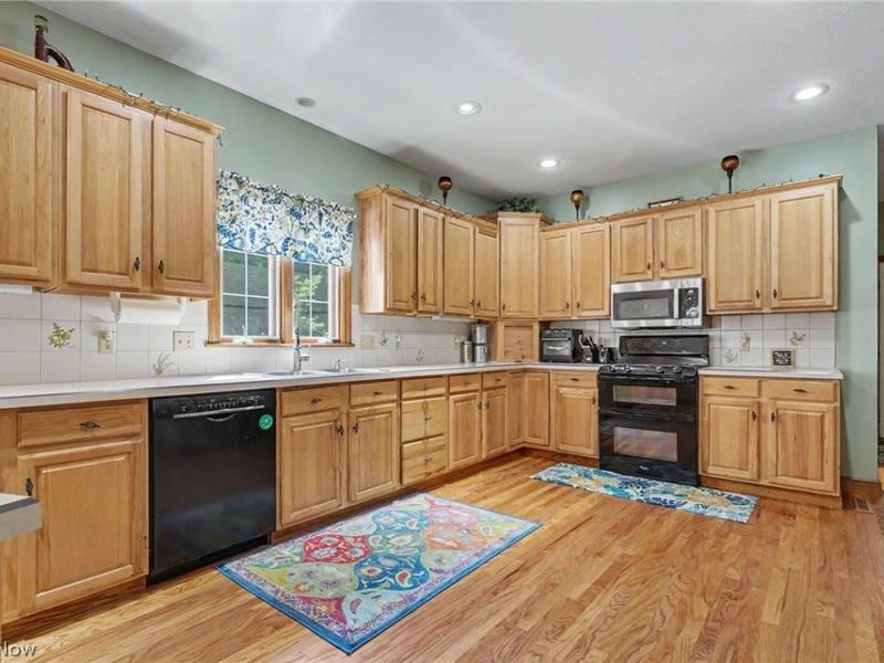 2101 Pearce Circle, Salem, OH 44460 Photo 6