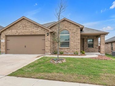 2225 Stallings Road, Fort Worth, TX 76108