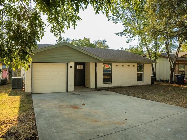 4741 Mccart Avenue, Fort Worth, TX 76115