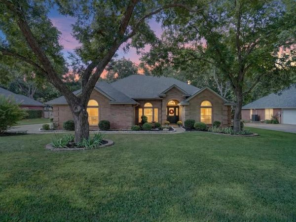 9216 Hanging Moss Drive, Granbury, TX 76049