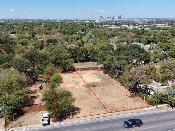 1614 Miller Avenue , Fort Worth, TX 76105