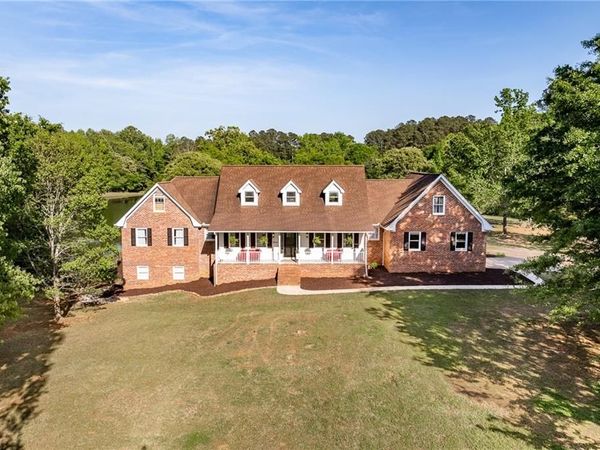 136 Hidden Lake Drive, Hull, GA 30646