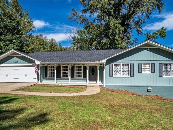 5205 CORINTH Circle , Stone Mountain, GA 30087