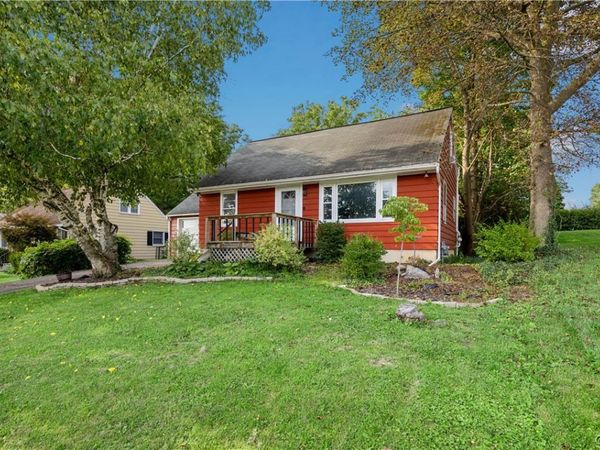 122 W Dauenhauer Street, East Syracuse, NY 13057