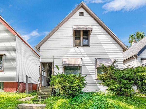 3531 N 8th St, Milwaukee, WI 53206