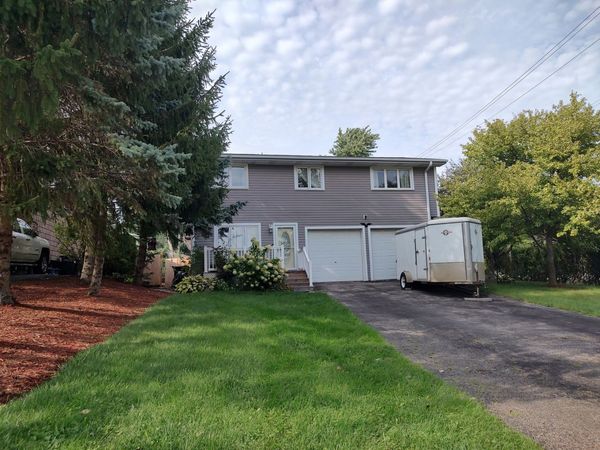 834 Shawnee Trail , Lake In The Hills, IL 60156