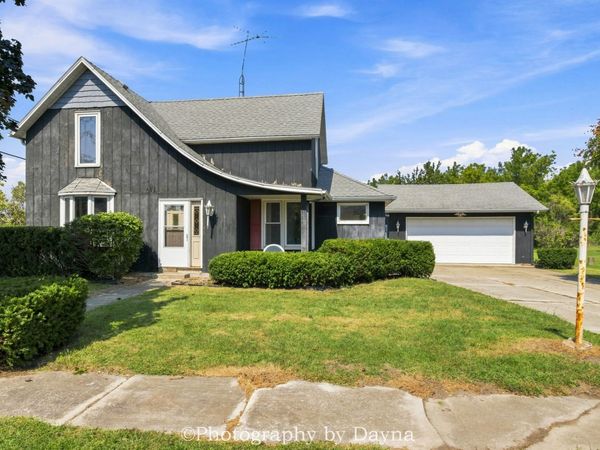 691 W Ambrose Street , St. Anne, IL 60964