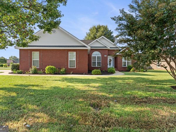 806 Huntwood Lane, Kathleen, GA 31047