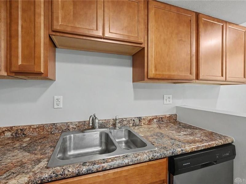 5753 Pennywell Drive, Huber Heights, OH 45424 Photo 10