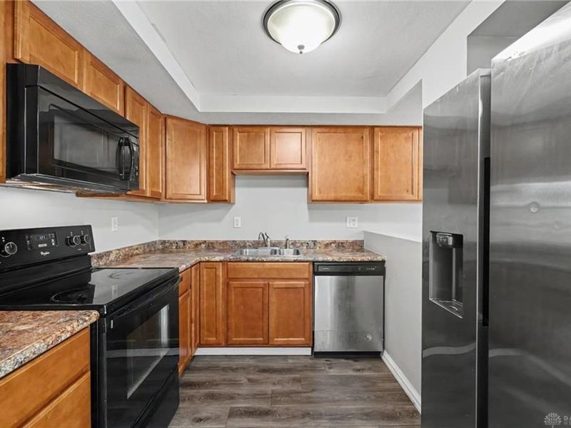 5753 Pennywell Drive, Huber Heights, OH 45424 Photo 8