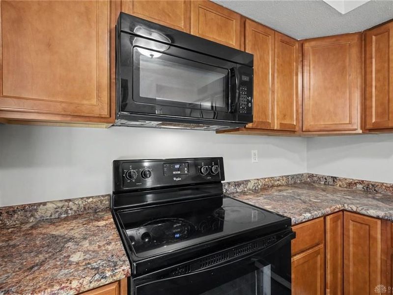 5753 Pennywell Drive, Huber Heights, OH 45424 Photo 9