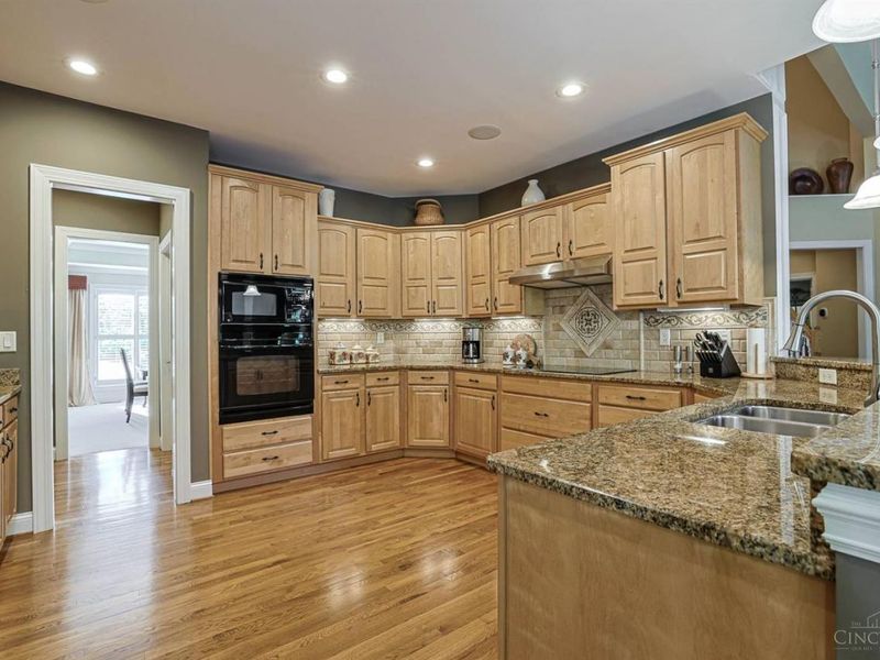 5504 Enterprise Drive, Miami Township, OH 45150 Photo 19