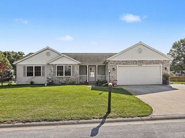 58044 Heritage Pointe Drive, South Bend, IN 46619