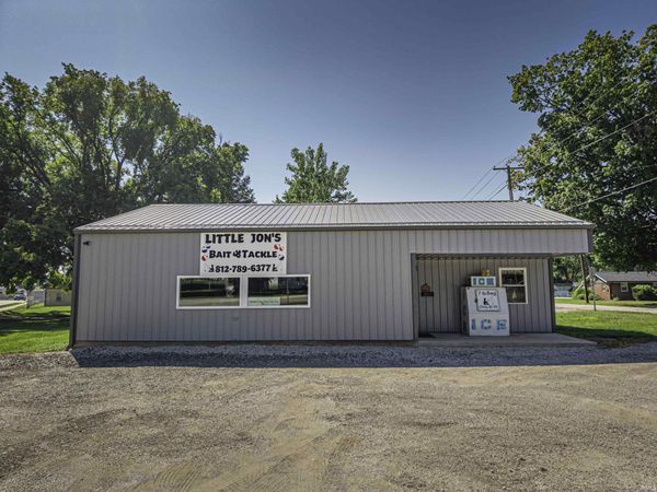 711 N Seventh Street, Petersburg, IN 47567