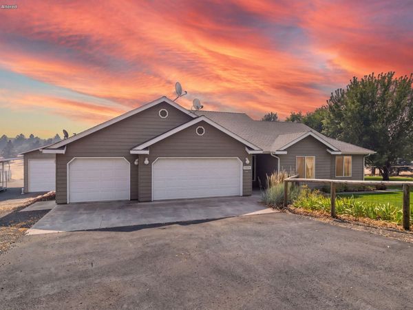2085 SE Sagebrush Drive, Madras, OR 97741