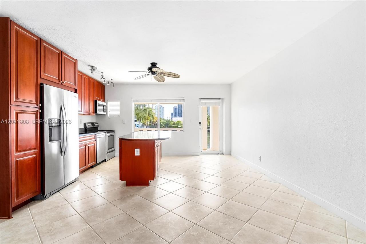 2895 NE 32nd St, Unit 205, Fort Lauderdale, FL 33306 Photo