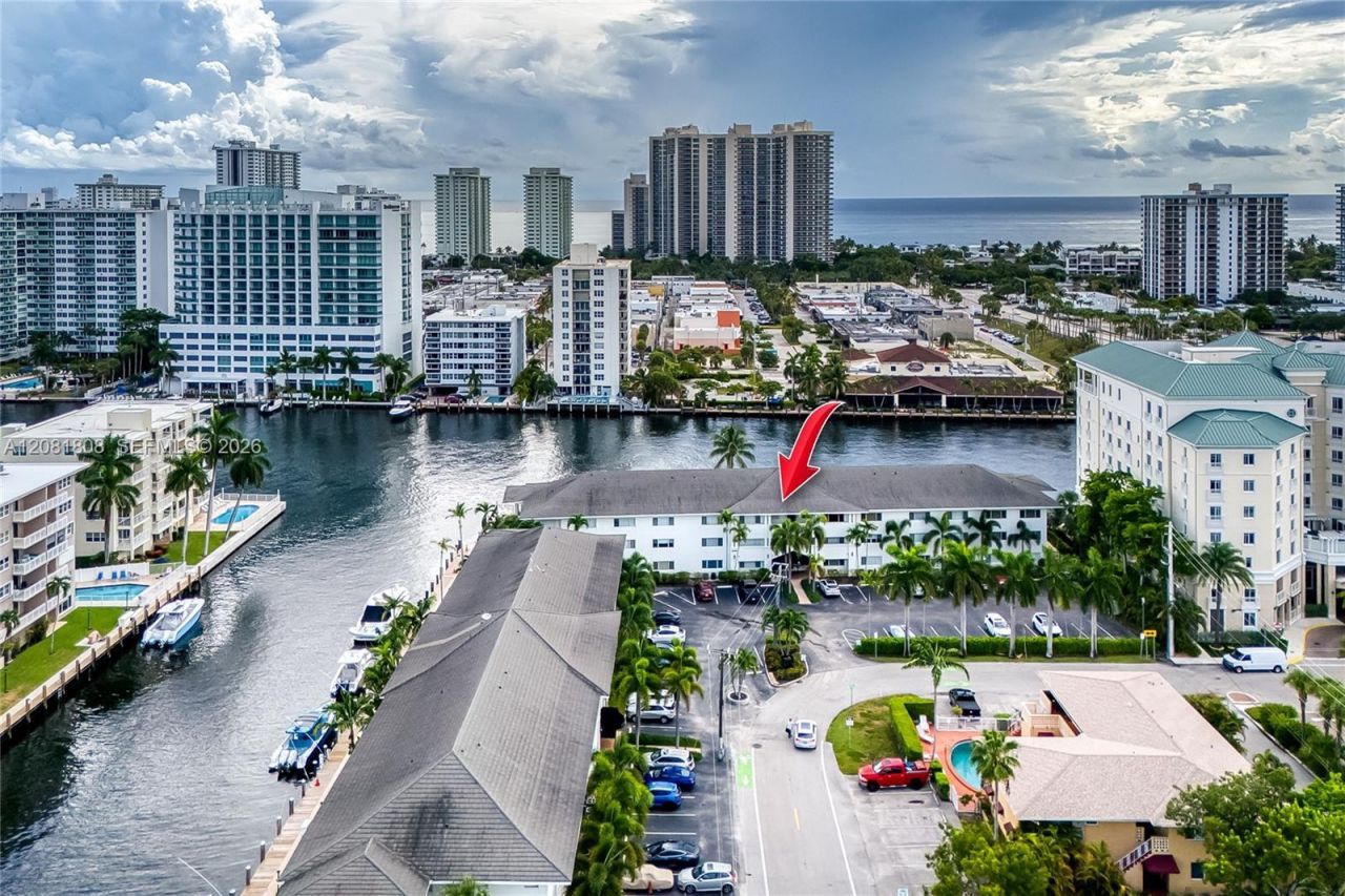 2895 NE 32nd St, Unit 205, Fort Lauderdale, FL 33306 Photo