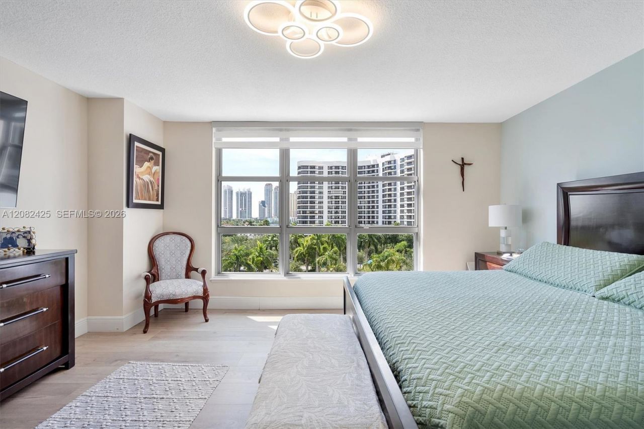 3500 Mystic Pointe Dr , Unit 806, Aventura, FL 33180 Photo