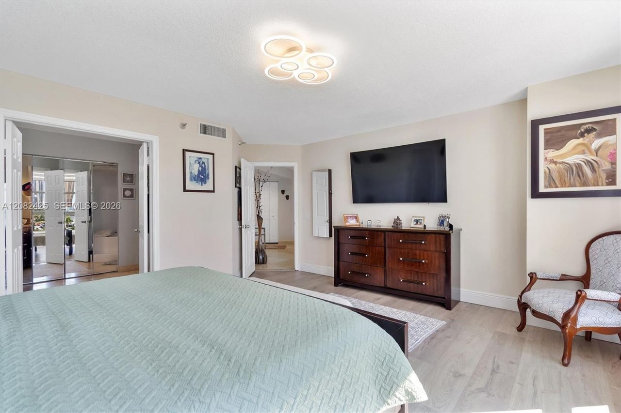 3500 Mystic Pointe Dr , Unit 806, Aventura, FL 33180 Photo