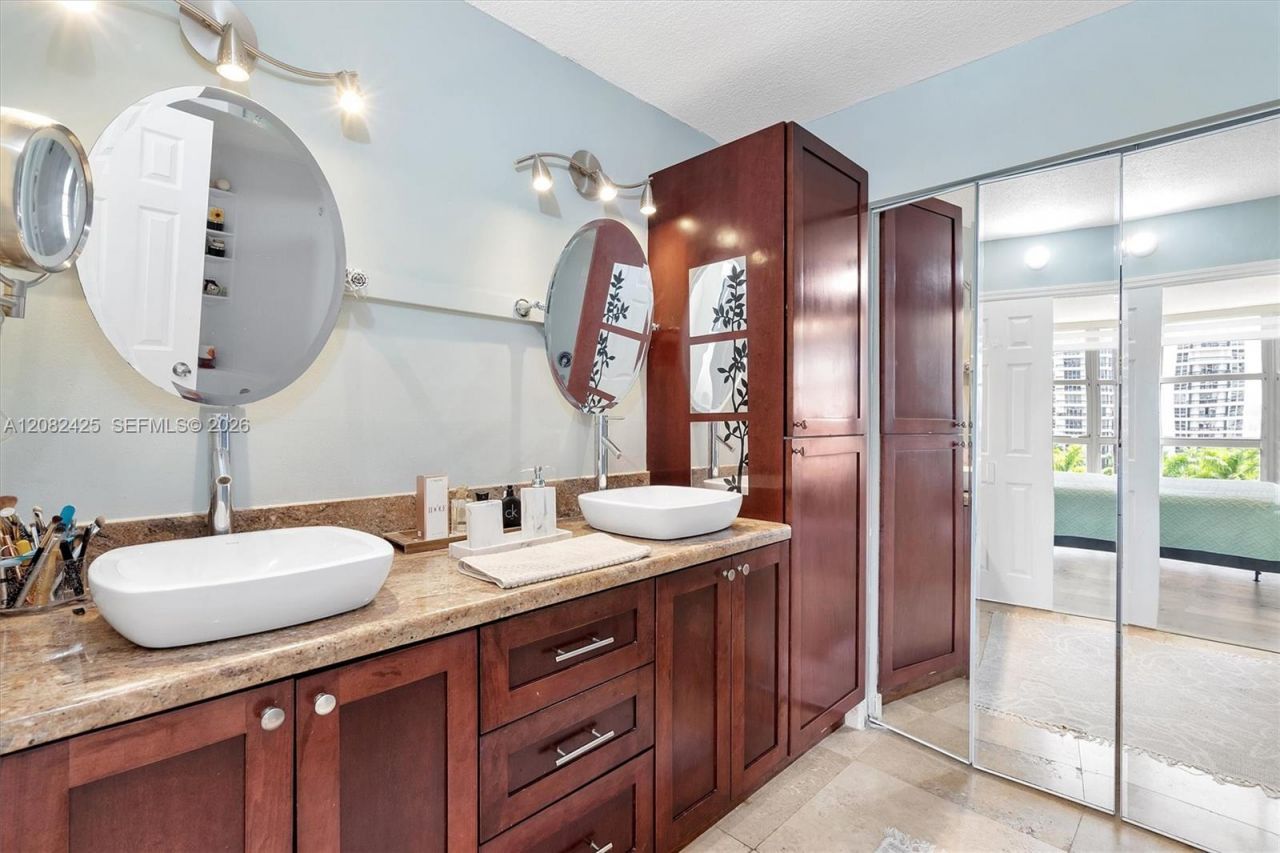 3500 Mystic Pointe Dr , Unit 806, Aventura, FL 33180 Photo