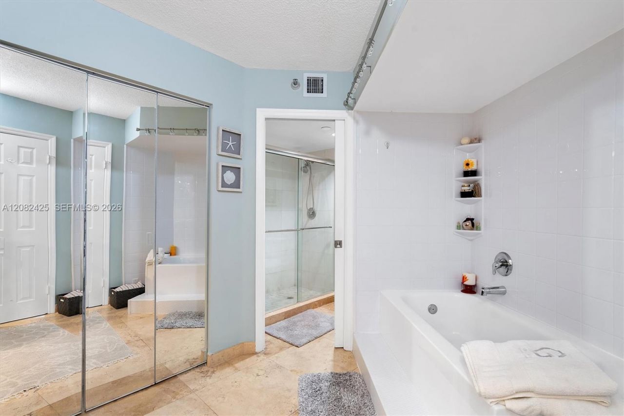 3500 Mystic Pointe Dr , Unit 806, Aventura, FL 33180 Photo