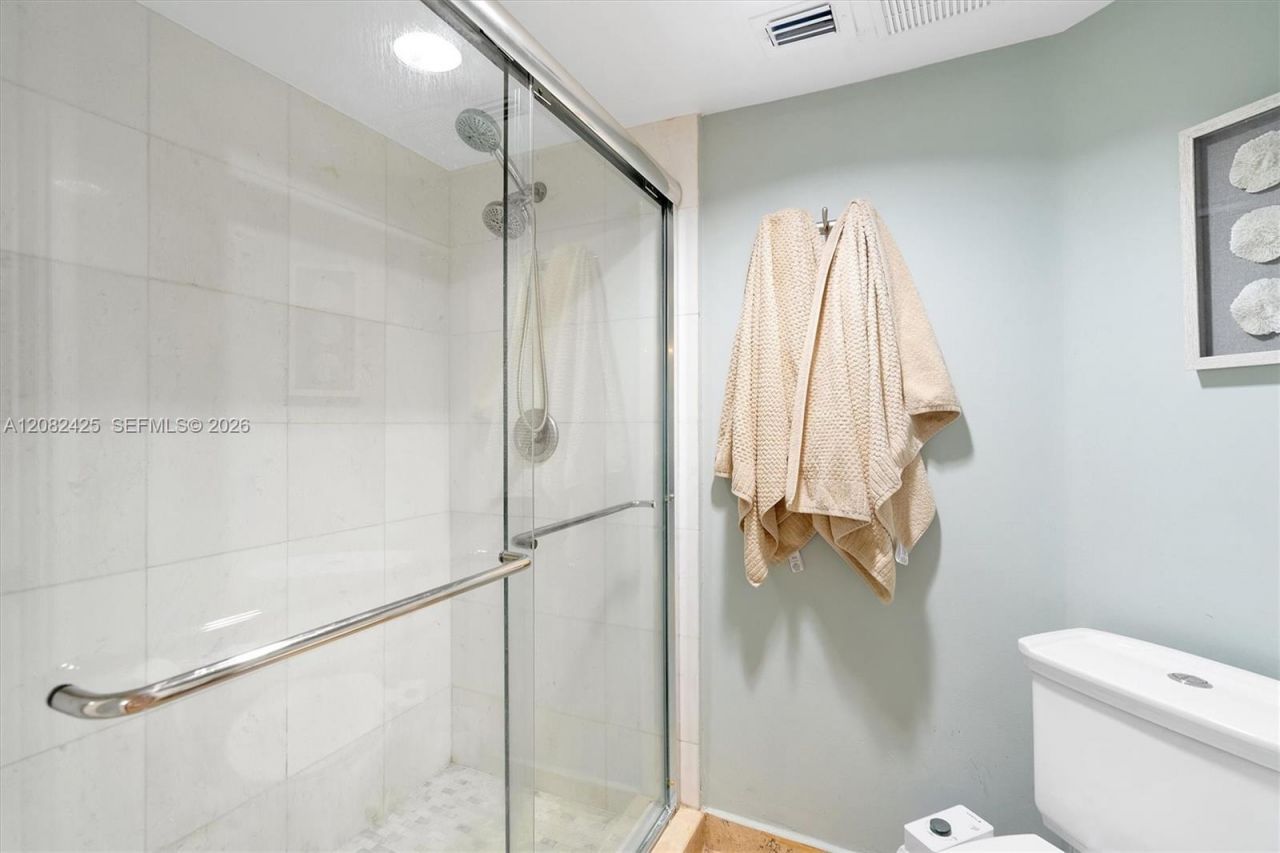 3500 Mystic Pointe Dr , Unit 806, Aventura, FL 33180 Photo