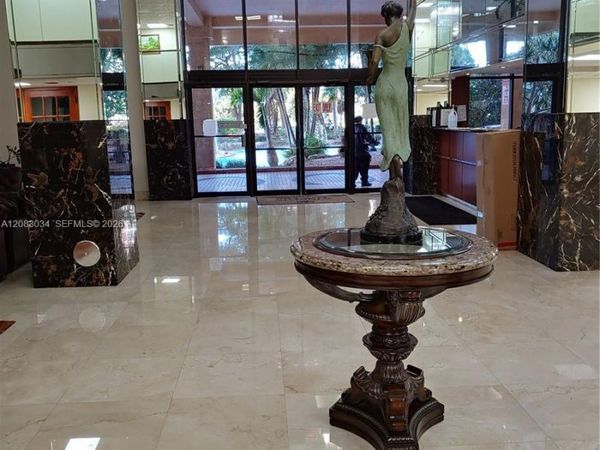 174 210 , Unit 408, Sunny Isles Beach, FL 33160