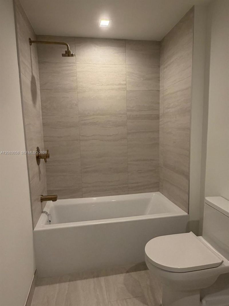 77 SE 5th , Unit 1611, Miami, FL 33131 Photo