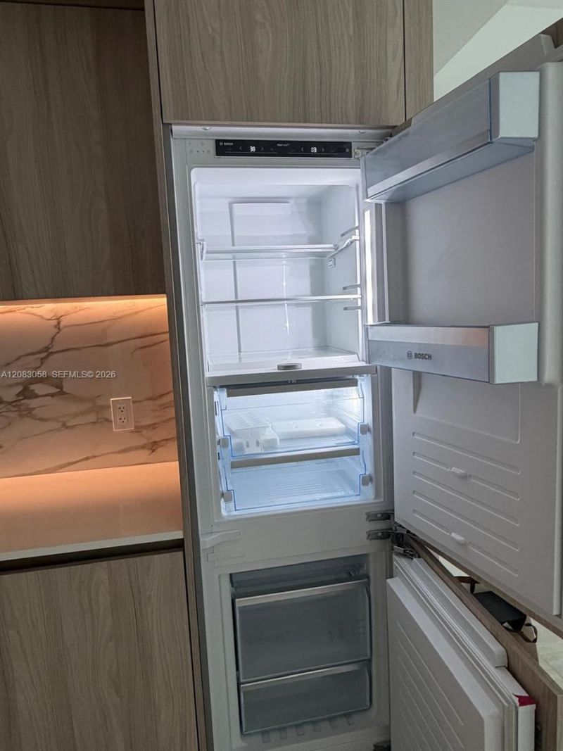 77 SE 5th , Unit 1611, Miami, FL 33131 Photo