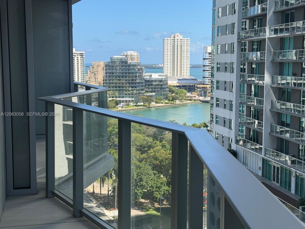 77 SE 5th , Unit 1611, Miami, FL 33131 Photo