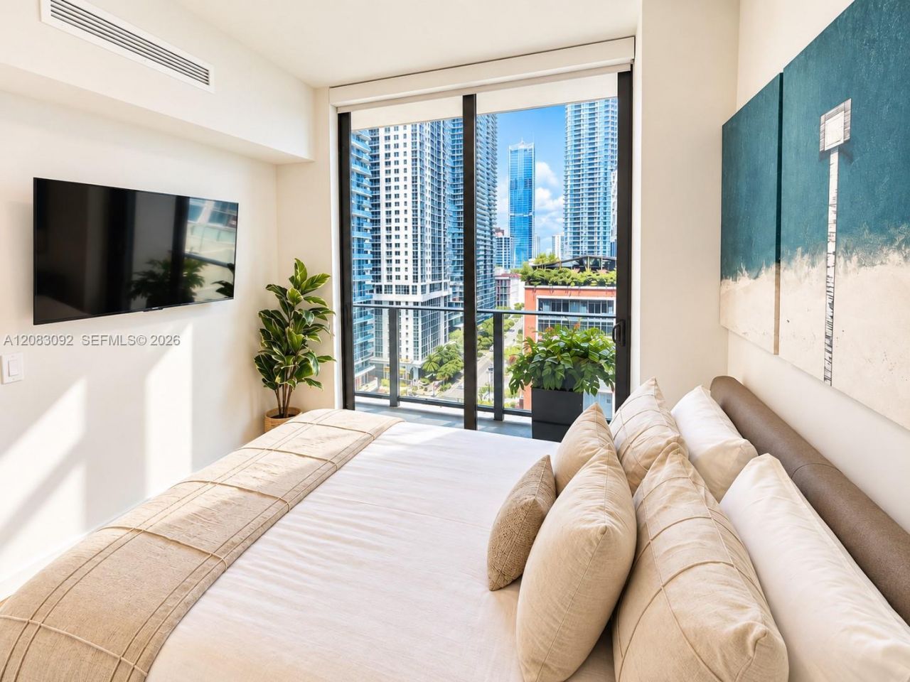 121 NE 5th St, Unit 1511, Miami, FL 33132 Photo