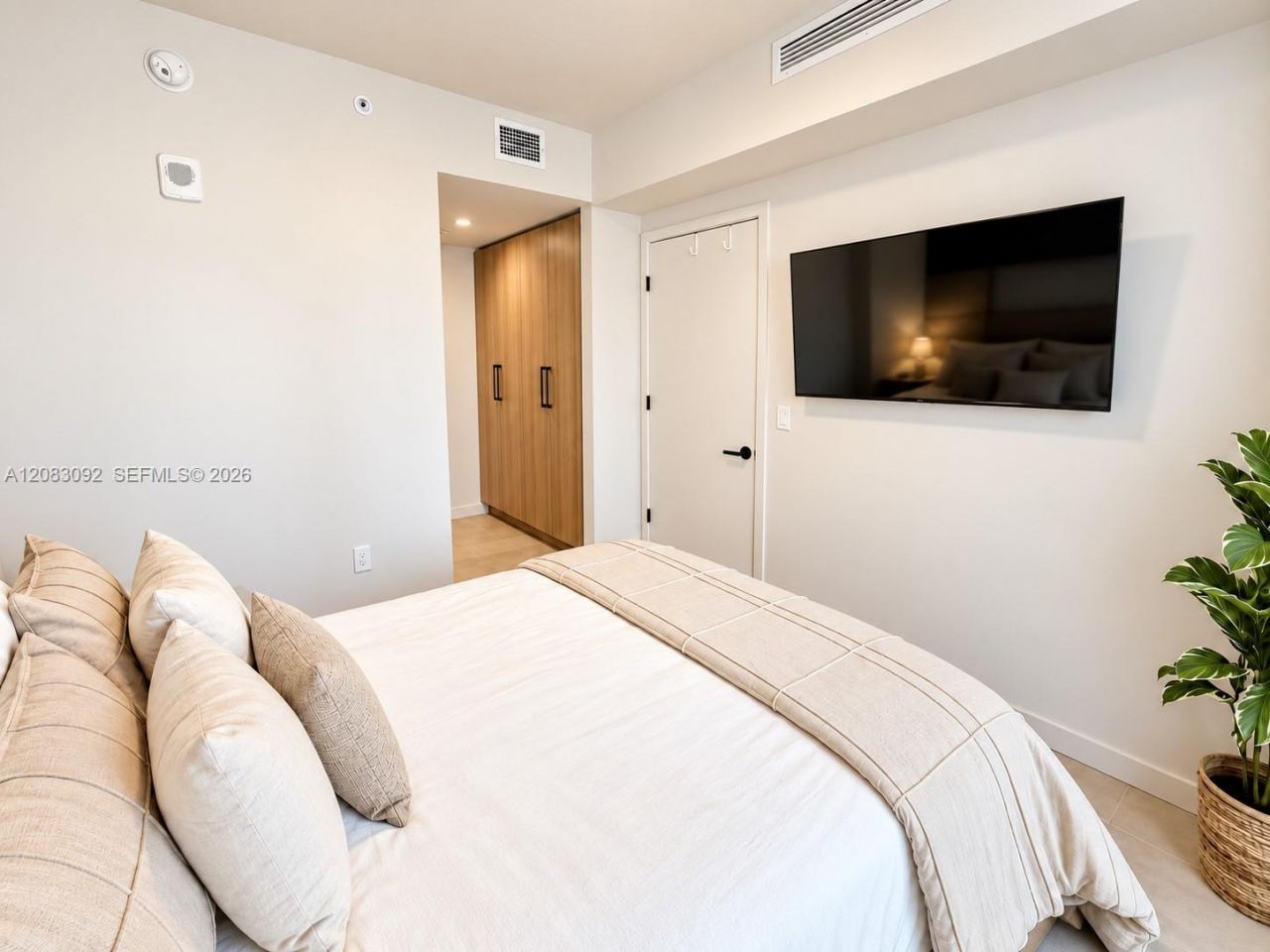 121 NE 5th St, Unit 1511, Miami, FL 33132 Photo