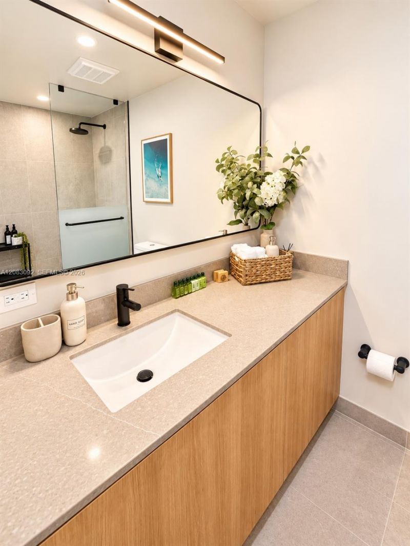 121 NE 5th St, Unit 1511, Miami, FL 33132 Photo