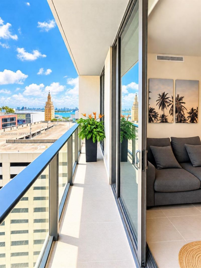 121 NE 5th St, Unit 1511, Miami, FL 33132 Photo