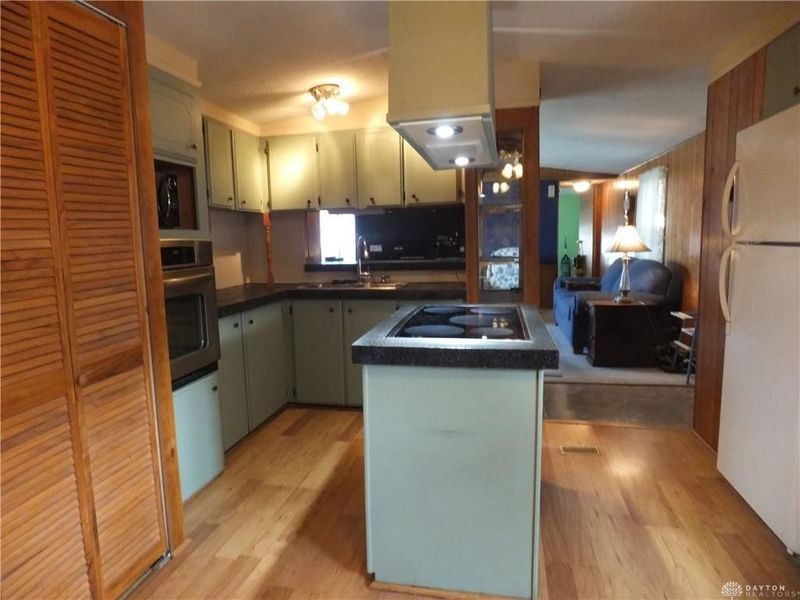 5423 E Sierra Circle, Dayton, OH 45414 Photo 8