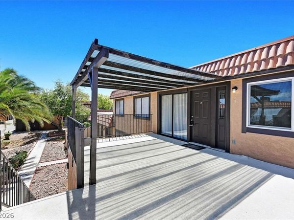 301 Misty Isle Lane , Unit D, Las Vegas, NV 89107