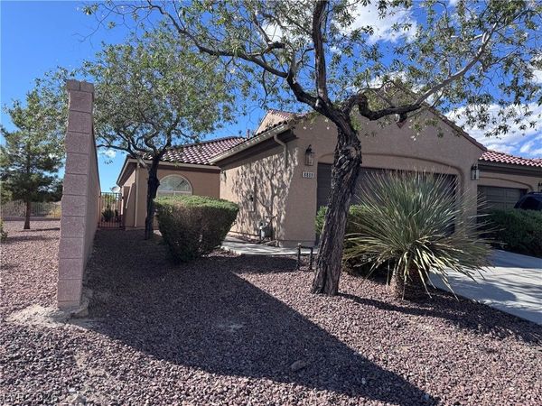 8809 Briar Bay Drive , Las Vegas, NV 89131