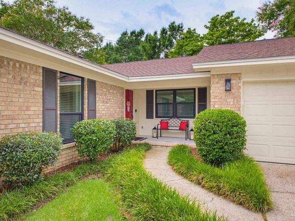 3841 Flintwood Rd, Pensacola, FL 32504