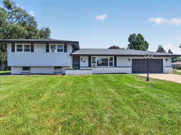 1701 Newton Drive, Morris, IL 60450