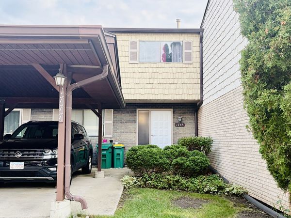 1777 Shoshonee Trail , Wheeling, IL 60090