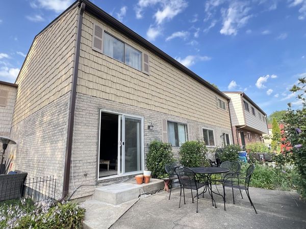 1777 Shoshonee Trail , Wheeling, IL 60090