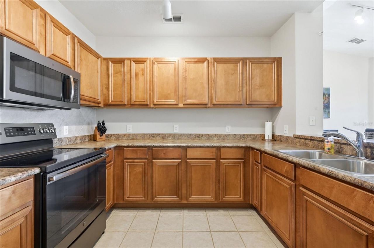 8325 38th Street Circle E, Unit 307, Sarasota, FL 34243 Photo