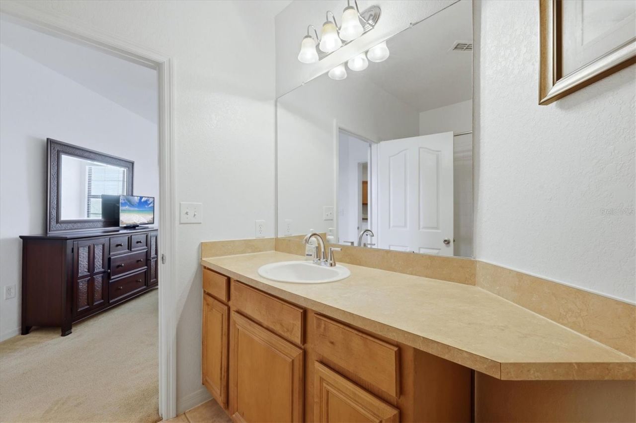 8325 38th Street Circle E, Unit 307, Sarasota, FL 34243 Photo