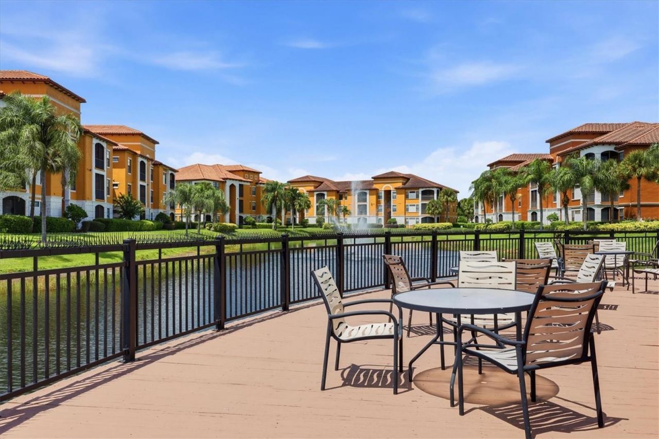 8325 38th Street Circle E, Unit 307, Sarasota, FL 34243 Photo